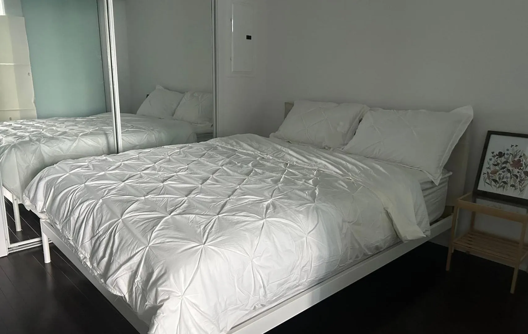 Downtown Modern Lakeview Condo 3 Queen Beds Near Cn Tower & Rogers Centre Toronto Canada