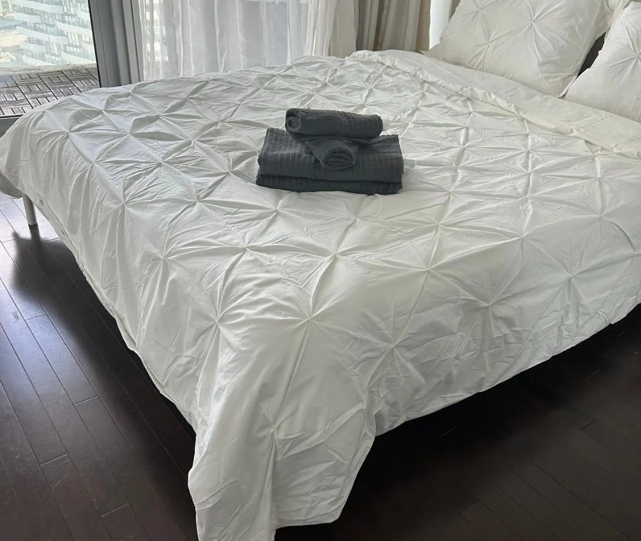 아파트 Downtown Modern Lakeview Condo 3 Queen Beds Near Cn Tower & Rogers Centre 토론토
